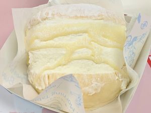 Nyam!  Burger Isi Whipped Cream Lembut Legit Untuk Dessert