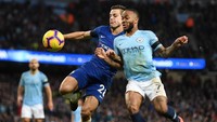 Raheem Sterling membukukan dua gol ke gawang Chelsea. Dia pantas mendampingi Aguero dan Salah. (Foto: Michael Regan/Getty Images)