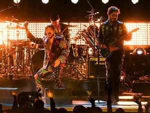 Red Hot Chili Peppers Jual Katalog Musik Rp 5,7 Triliun Red Hot Chili Peppers Jual Katalog Musik Rp 5,7 Triliun