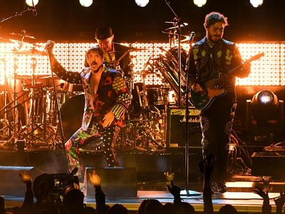Kolaborasi RHCP dan Post Malone Bikin Rusuh Grammy 2019