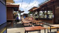 Melihat Food Court di Pantai Maju yang Tak Berizin