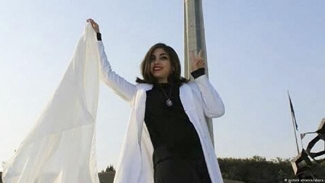 Perempuan Iran Tuntut Perubahan di Negaranya Perempuan Iran Tuntut Perubahan di Negaranya