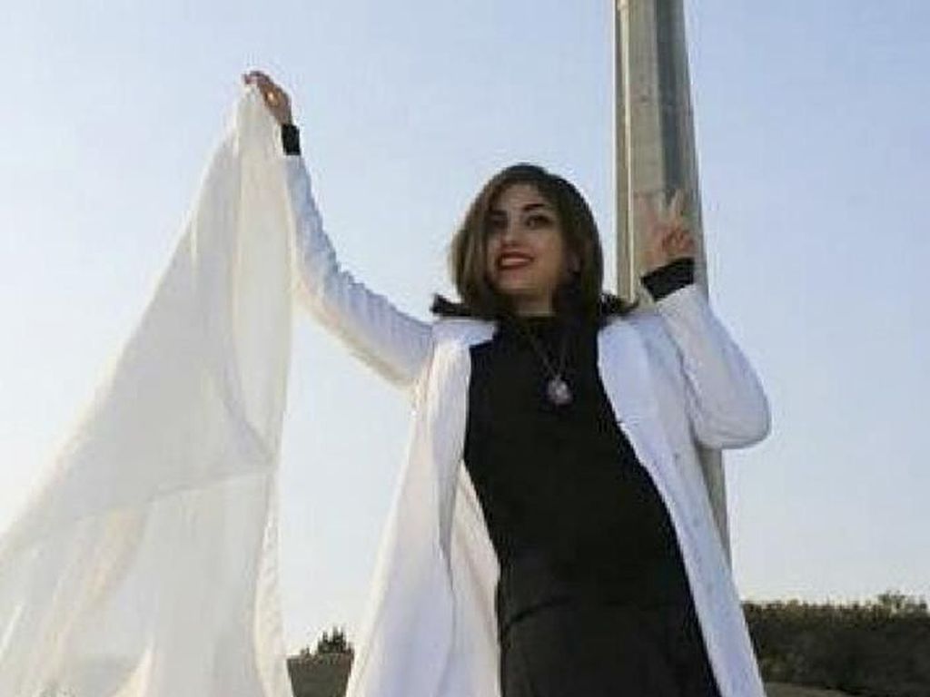 Perempuan Iran Tuntut Perubahan di Negaranya Perempuan Iran Tuntut Perubahan di Negaranya