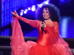 Diana Ross Rayakan Ulang Tahun di Panggung Grammy