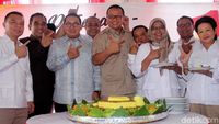 Fadli Zon dkk Potong Tumpeng Rayakan HUT Gerindra