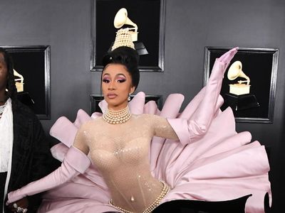 13 Gaya Terheboh dalam Sejarah Grammy Awards, Jada Pinkett Hingga J-Lo