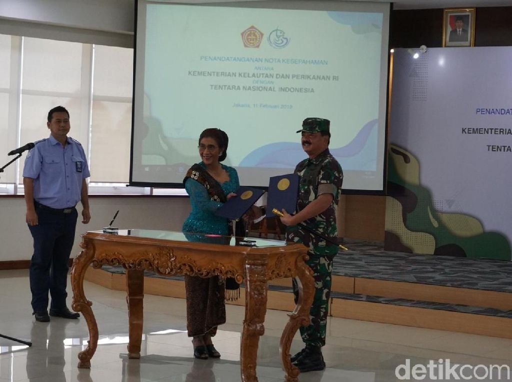 Panglima TNI Siap Bantu Susi Tenggelamkan Kapal Maling Ikan Panglima TNI Siap Bantu Susi Tenggelamkan Kapal Maling Ikan