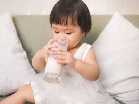 Tips Memilih Susu untuk Anak Susah Makan agar Menambah Berat Badan