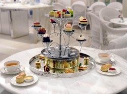 Nikmati Afternoon Tea dengan Kue Ikonik dari 10 Negara di Lounge Ini