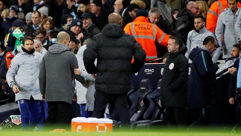 Cuekin Guardiola, Sarri: Duh, Saya Tidak Lihat Dia... Cuekin Guardiola, Sarri: Duh, Saya Tidak Lihat Dia...