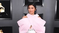 Foto: Deretan Selebriti Berbusana Terburuk di Grammy Awards 2019