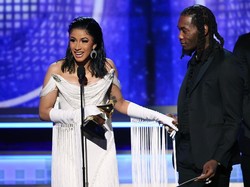 Raih Best Rap Album, Cardi B Bagi Kemenangan dengan Mac Miller