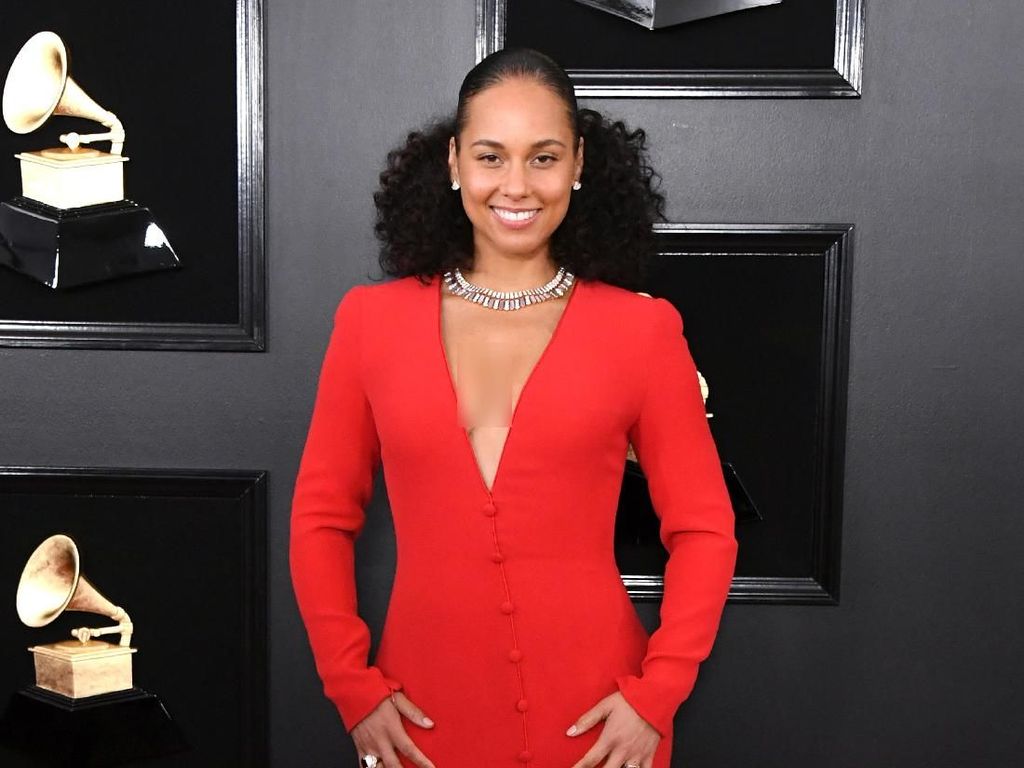 Alicia Keys dan Oprah Terbitkan Buku Memoar More Myself Alicia Keys dan Oprah Terbitkan Buku Memoar More Myself