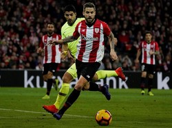 Meski mendominasi penguasaan bola hingga 67%, Blaugrana malah lebih banyak terancam. Pelatih Barcelona Ernesto Valverde mengakui laga berjalan sulit. Reuters/Vincent West.