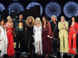 Katy Perry hingga Miley Cyrus Beri Penghormatan untuk Dolly Parton