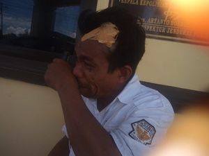 Selain Gebuki Cleaning Service Sekolah, Ortu Juga Polisikan Faisal Selain Gebuki Cleaning Service Sekolah, Ortu Juga Polisikan Faisal
