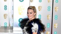Foto: Gaun Chanel Margot Robbie yang Dibilang Mirip Sikat Cuci Mobil