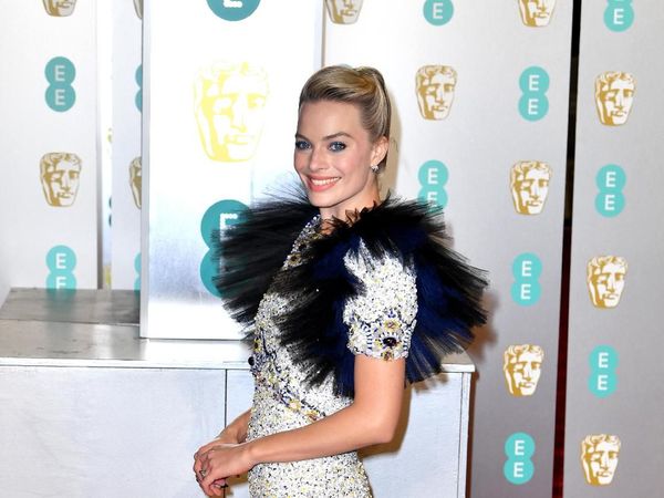 Foto: Gaun Chanel Margot Robbie yang Dibilang Mirip Sikat Cuci Mobil