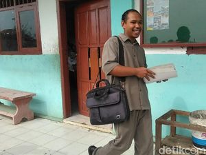 Guru Ditantang Siswa Tetap Sabar, Kepsek: Sifatnya Perlu Dicontoh Guru Ditantang Siswa Tetap Sabar, Kepsek: Sifatnya Perlu Dicontoh