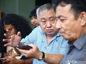 Polisi Tahan Lieus Sungkharisma Tersangka Makar Polisi Tahan Lieus Sungkharisma Tersangka Makar