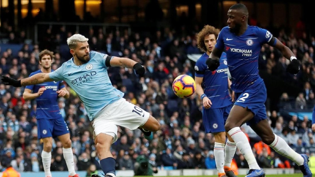 Sergio Aguero menghadapi gawang favoritnya. (Foto: Reuters)