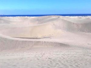 Foto: Pantai Dilindungi di Spanyol yang Dirusak Turis