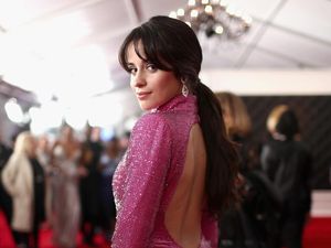 Shawn Mendes Pamer Video Mesra dengan Camila Cabello