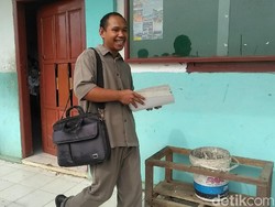 Kesabaran Guru yang Ditantang Siswa Berbuah Hadiah Umrah