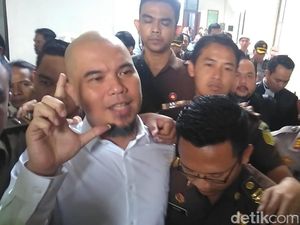 Pengacara Dhani Perang Mulut dengan Jaksa Usai Sidang