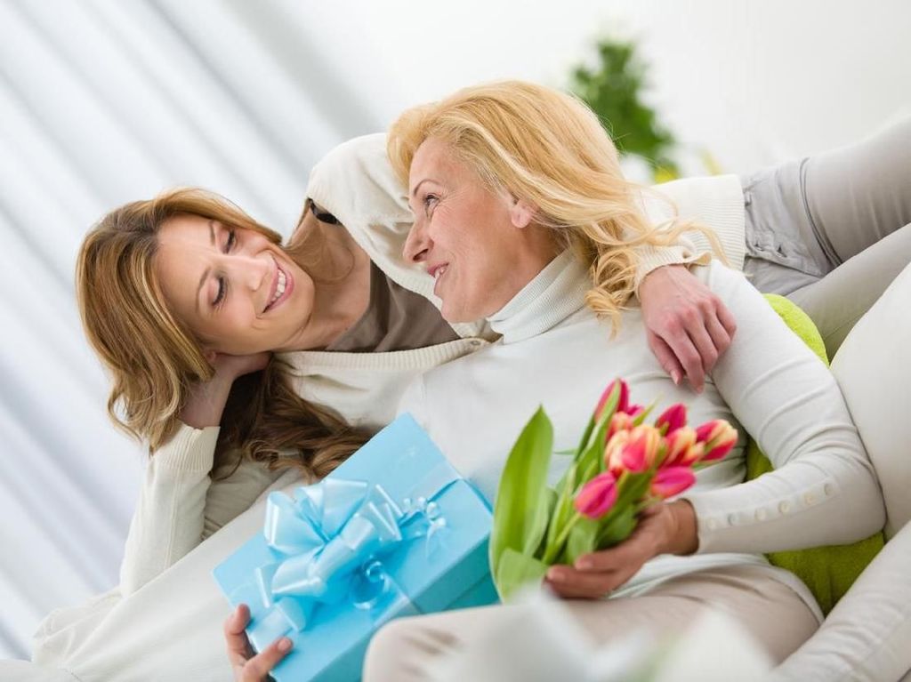 15 Ide Ucapan Kasih Sayang untuk Ibu di Hari Valentine 15 Ide Ucapan Kasih Sayang untuk Ibu di Hari Valentine