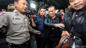 5 Jam Diperiksa KPK, Kahar Muzakir Irit Bicara
