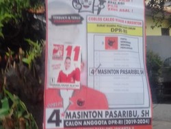 Masinton Protes Posternya Ditutup Stiker Caleg PSI