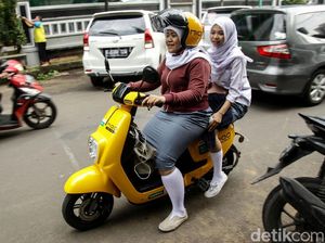 Kontroversi Si Motor Listrik Kuning, Belum Berizin tapi Sudah Keliling Kontroversi Si Motor Listrik Kuning, Belum Berizin tapi Sudah Keliling