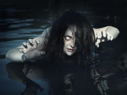 Hii..! Penjual Siomay hingga Tape Ini Pernah Diganggu Pocong dan Kuntilanak