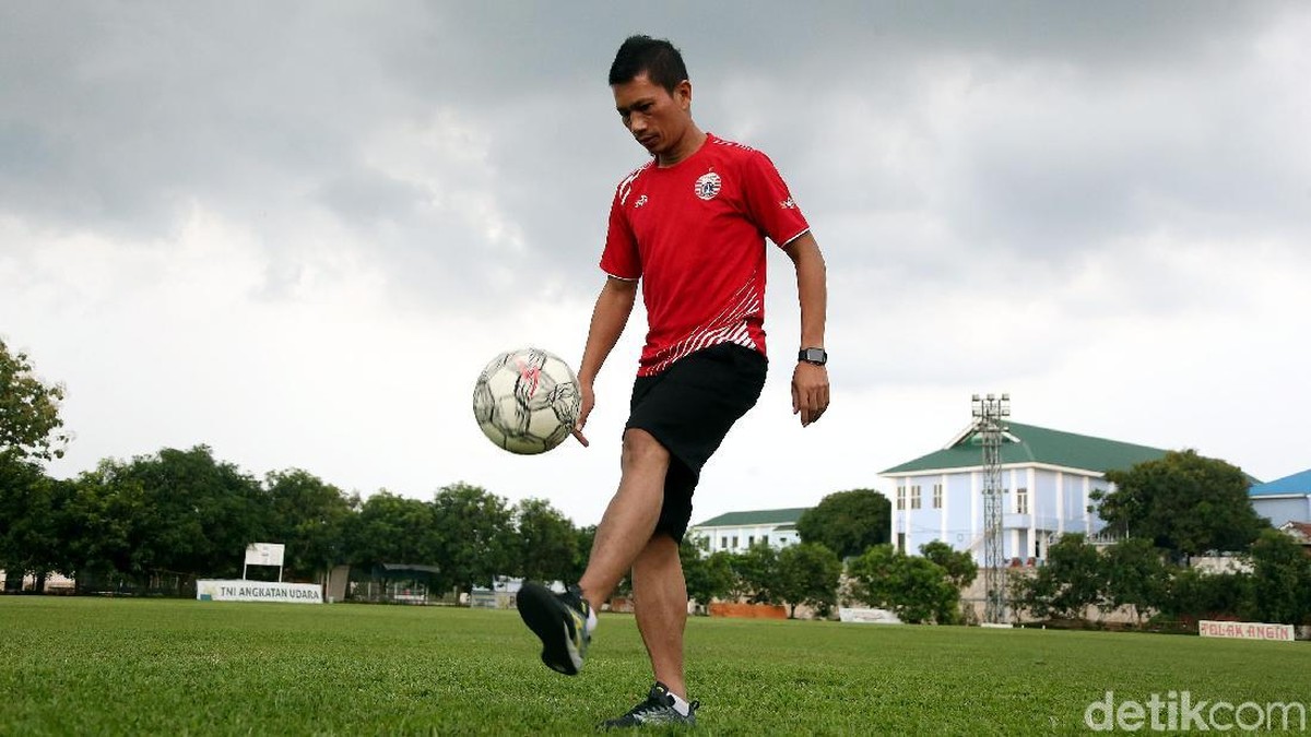 Ismed Sofyan mengaku terlambat kenal sepakbola. (Foto: Rengga Sancaya/detikcom)