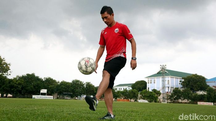 Ismed Sofyan mengaku terlambat kenal sepakbola. (Foto: Rengga Sancaya/detikcom) Ismed Sofyan mengaku terlambat kenal sepakbola. (Foto: Rengga Sancaya/detikcom)