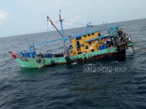 Lagi, KKP Tangkap Kapal Maling Ikan Berbendera Malaysia