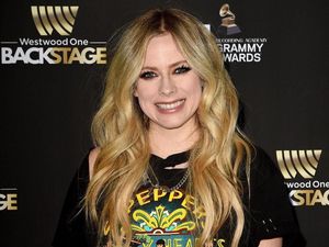 Avril Lavigne dan Mod Sun Dikabarkan Pacaran Avril Lavigne dan Mod Sun Dikabarkan Pacaran