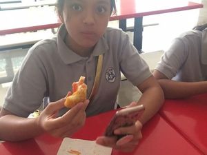 Keseruan Momen Kuliner Putri Ariel Noah hingga Menu Sarapan Ahok