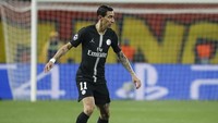 Tiga gelandang serang, di sayap kanan ada Angel Di Maria. Di Maria begitu bersinar kala di Real Madrid, sempat tenggelam di Manchester United, dan kini jadi salah satu bintangnya PSG (Srdjan Stevanovic/Getty Images)