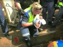 Dramatis! Penyelamatan Bayi Baru lahir dari Selokan