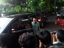 Ridwan Kamil Sambangi Kediaman Maruf Amin, Bahas Apa?