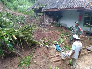 Hujan Deras, Sejumlah Daerah di Ciamis Longsor Rusak Puluhan Rumah