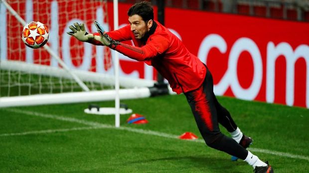 Gianluigi Buffon akan menghadapi lini serang Manchester United yang tengah dalam kepercayaan diri tinggi.