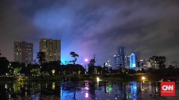 Oppo R17 Pro, Hasil Foto si Jago Malam Kurang Mengesankan