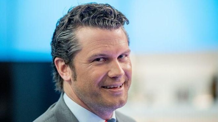 Pete Hegseth Pembawa aktivitas Fox News yang mengaku 10 tahun tidak basuh tangan.