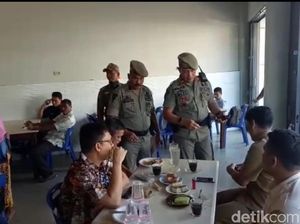 Satpol PP Pergoki Banyak PNS Aceh Nongkrong di Warkop Saat Jam Kerja