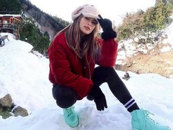 Ikuti Kendall Jenner, Model Seksi Echa Frauen Berbikini di Salju