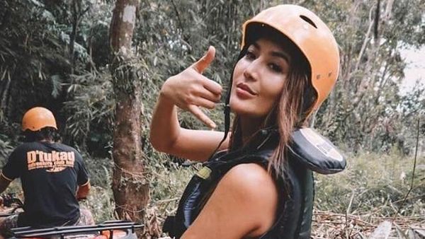 Foto: Gaya Cantik Maria Selena Bertualang di Bali