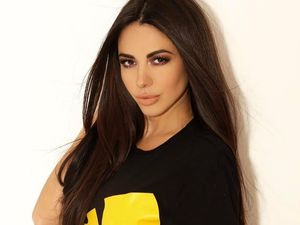 Foto: Travelingnya Presenter Seksi yang Mirip Kim Kardashian Foto: Travelingnya Presenter Seksi yang Mirip Kim Kardashian
